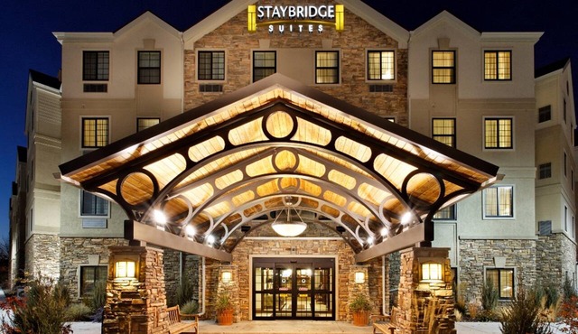 Comfortable Studio Suite in Rossford | Shared Indoor Pool + FREE Breakfast!