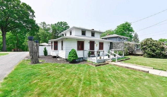 Completely furnished cottage in Portage Lakes