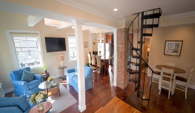 Condo w/Spiral Staircase to Loft, Perfect for Kids