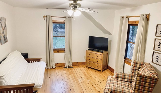 Cook Forest/FREE WIFI,Firewood,A/C, Dog Stay