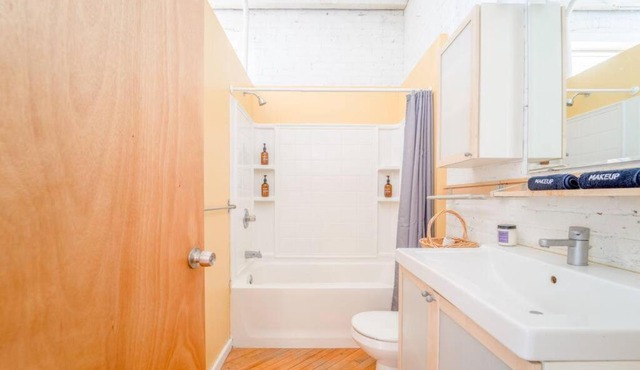 Cool Urban Stay Dtwn Apt And Patio
