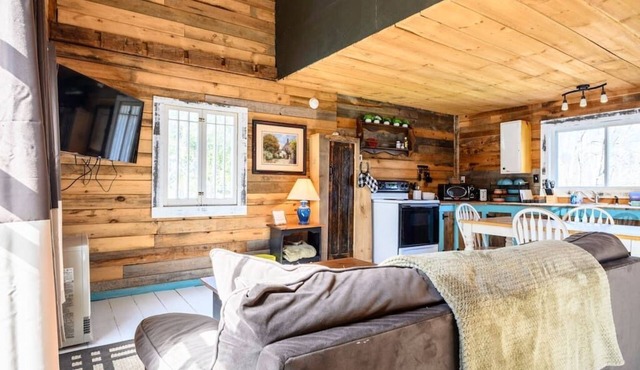 Cottage on the Creek