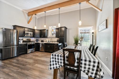 Country Style Home 4br 2bth