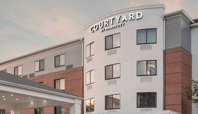 Courtyard by Marriott Portland Airport
