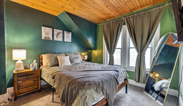Cozy 1 bd apt-make you feel like home in the village of Liverpool