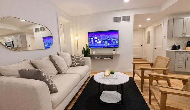 Cozy 1-Bed in Cornhill with WiFi, Equipped Kitchen & TV Close to High Falls