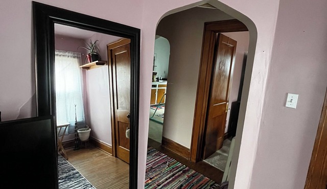 Cozy 1-bedroom apartment with WiFi, AC in charming Niagara Falls