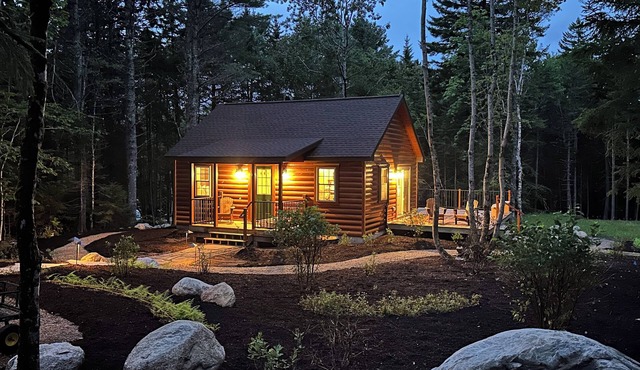 Cozy 2-bedroom cabin in the heart of peaceful Somesville, Mount Desert Island.