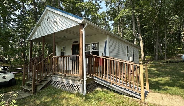 Cozy 2-bedroom cabin on Goose Lake in beautiful Southern Michigan.