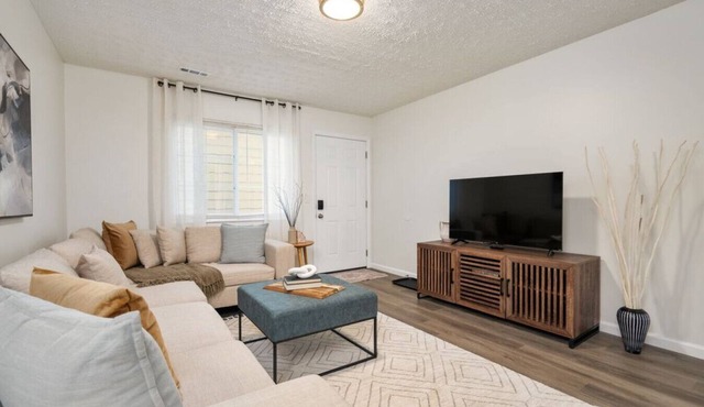 Cozy 2BR Stay + Steps to OSU + North