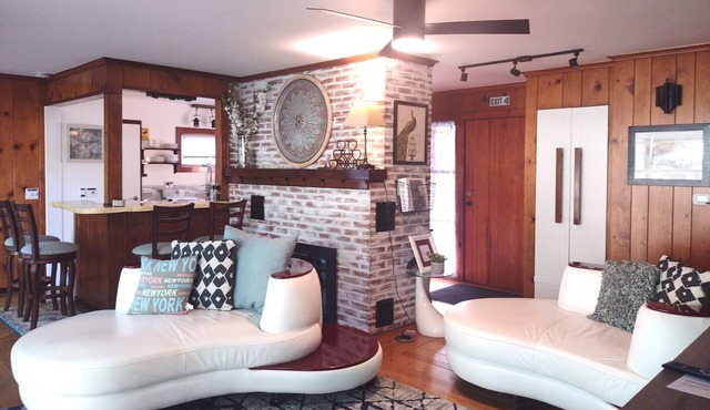 Cozy 3-bedroom house, attached garage & private yard. Boat parking is available.