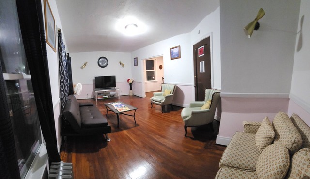 Cozy 3-bedroom house in charming Buffalo with WiFi, AC