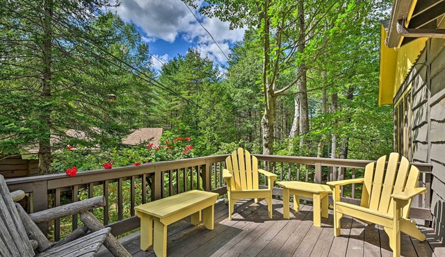 Cozy ADK Cabin with Porch: Walk to Schroon Lake!