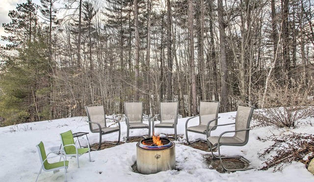 Cozy Bethel Escape w/ Views < 10 Mi to Ski!