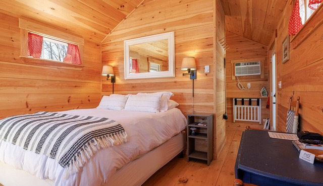 Cozy cabin close to Acadia NP in Mid-Coast Maine! New Sauna! - Cabin #2 Maple