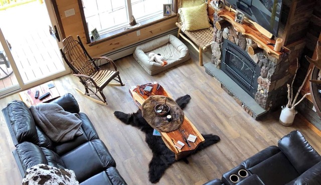 Cozy cabin/lodge nestled in a cove on Long Lake, St. David ME.