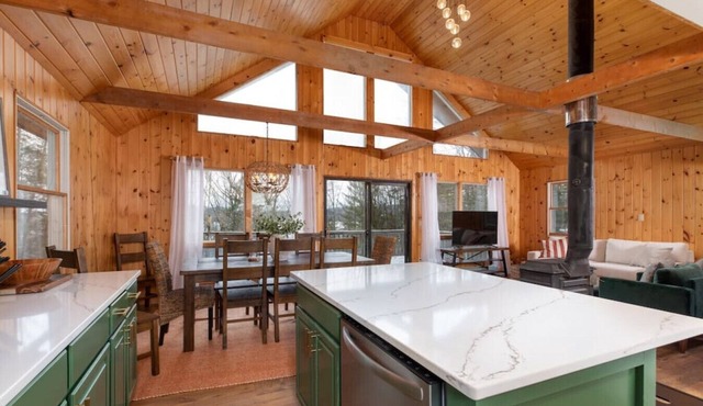 Cozy Cabin Newly Renovated