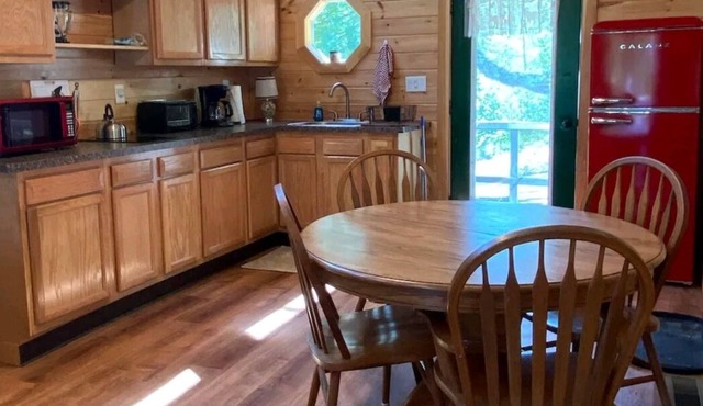 Cozy cabin on 53 private Acres. Hiking, swimming, boating all within minutes.