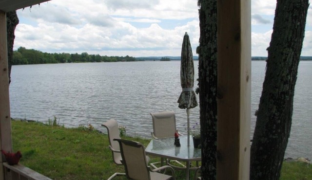 Cozy Cabin on The Lake