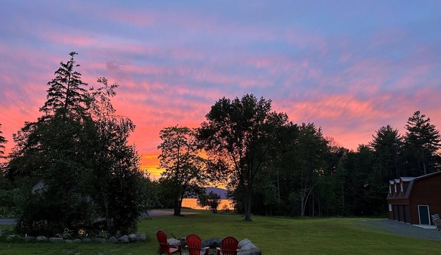 Cozy cabin with 165ft private beach area - on The Great Sacandaga Lake.