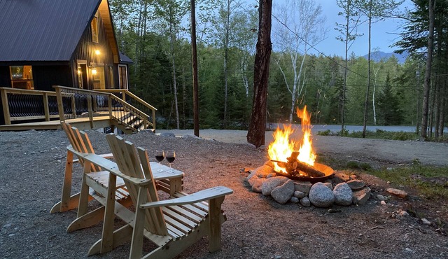 Cozy Cabin with gorgeous Mtn Views! 1 mi to Flaggstaff Lake! Hike, boat & swim