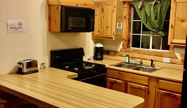 Cozy Clean Cabin on 7 Acres next to Lincoln National Forest