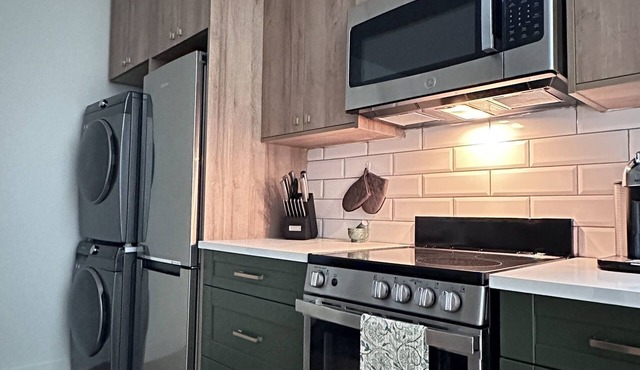 Cozy, Comfortable & Classy! Boutique styled place for short term rentals. in Mission