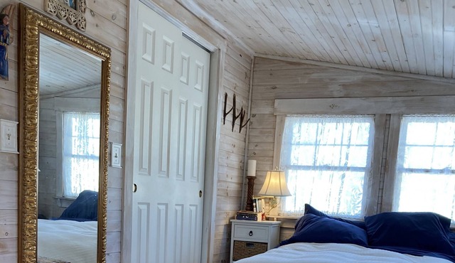 Cozy Cottage Beach House/walk to Willard Beach