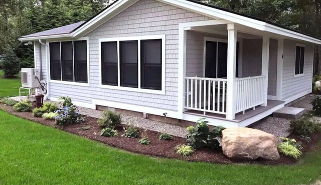 Cozy Cottage With Private Water Access