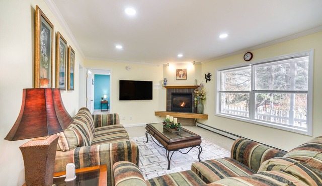 Cozy Lake Luzerne Home - 1 Mi to Wayside Beach!