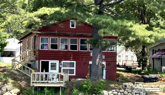 Cozy Lakefront Cabin Perfect for a Family Getaway in Wells, NY