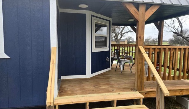 Cozy Lakefront Cabin with Private Beach Access Near Little Elm Beach, Little Elm TX