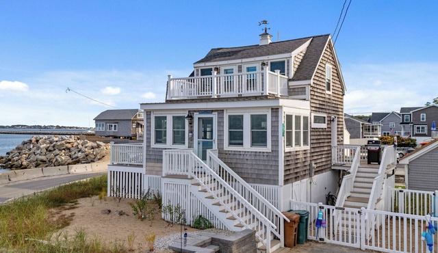 Cozy Oceanfront Mermaid Haven