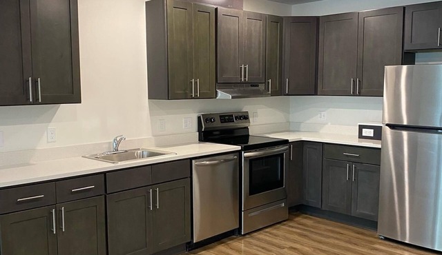 Cozy Peekskill Apt. with Mountain View, Riverside Park and Metro North access.