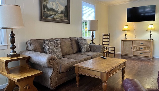 Cozy pet friendly (dogs) 2 Bedroom House in Berlin's Norwegian Village