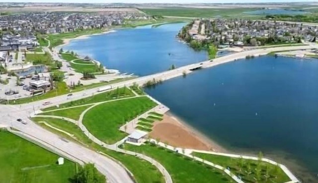 Cozy Private Basement Suite – Clean, Quiet & Comfortable in Chestermere
