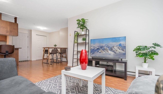 Cozy Rustic Haven near Downtown Abbotsford