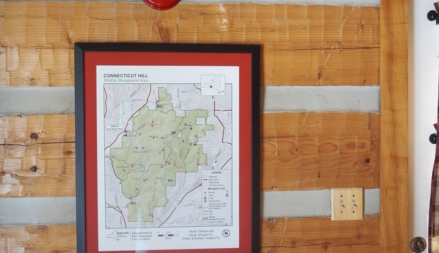 Cozy, secluded log cabin, summer vacation get-away or Fall Hunters paradise .
