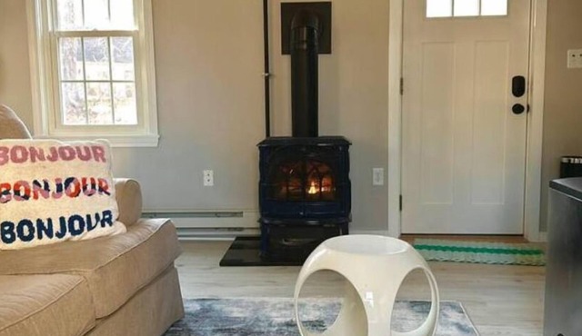 Cozy, Secluded Work/Stay Space