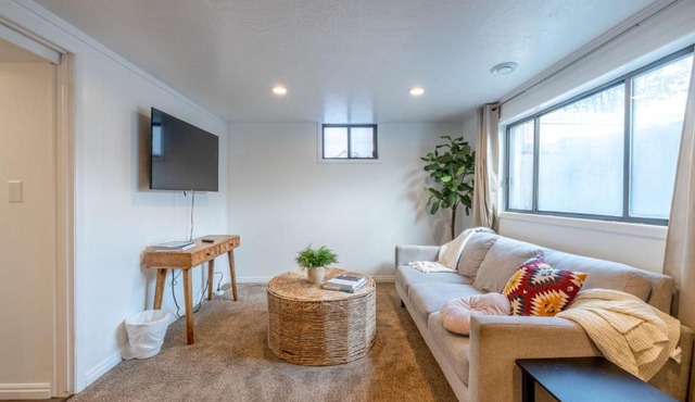 Cozy Stay - Patio - Full Kitchen - Long Term Ready