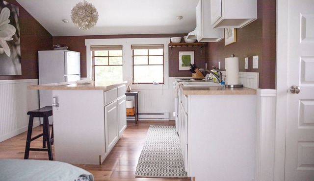 Cozy studio apartment in quiet neighborhood.