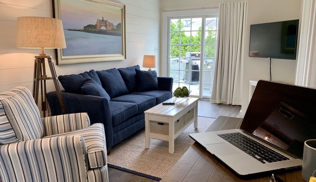Cozy Summer Cottage minutes from Narragansett Beaches