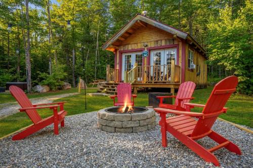 Cozy Woodland Cabin Retreat – Peaceful Escape in Nature in Bethel, Maine