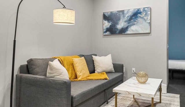 CozySuites Modern 1BR in Downtown Pitts #1