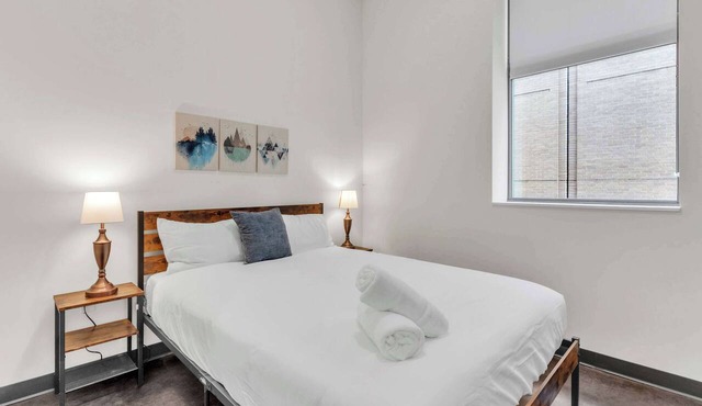 CozySuites Modern 1BR in Downtown Pitts #21