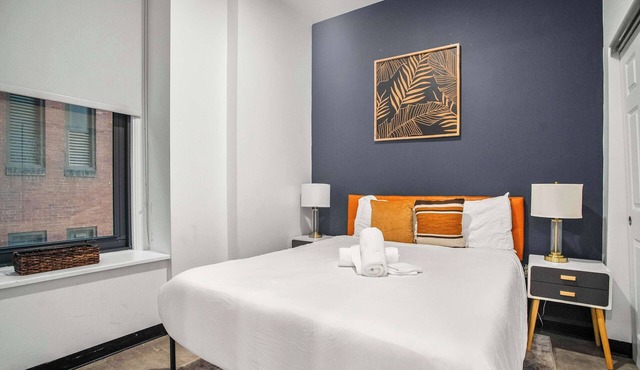 CozySuites Stunning 1BR in Downtown Pitts 36
