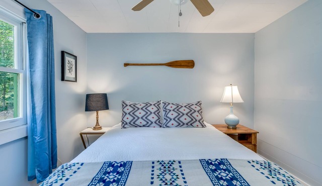 Creekside vintage retreat with HOT TUB!