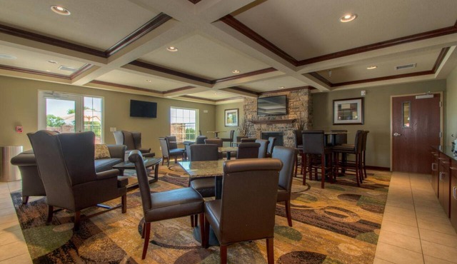 Creekstone Inn & Suites