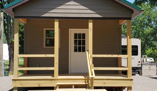 Crooked Creek Cabin 5 - Cabin Five: Cozy hideaway, Pine Creek access, perfect for outdoor enthusiasts exploring the PA Wilds.