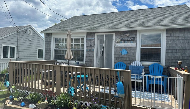 Cute cottage with a private beach